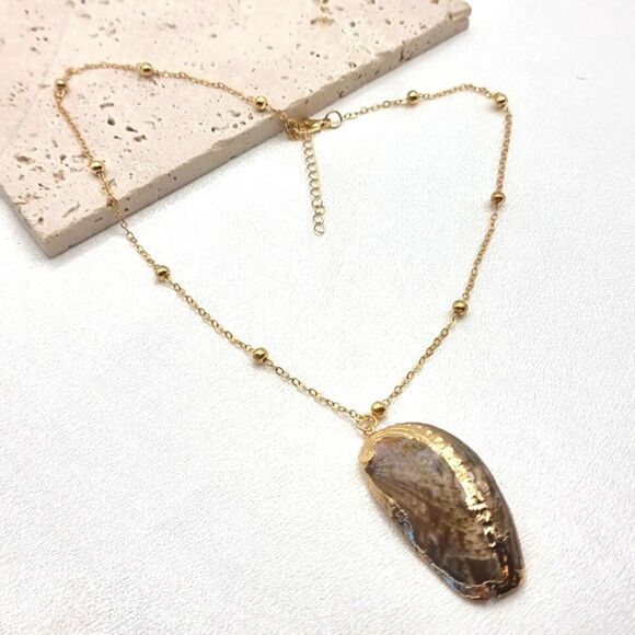 New Gold Plated Shell Pendant Necklace With Gold Beaded Chain. - Picture 2 of 7